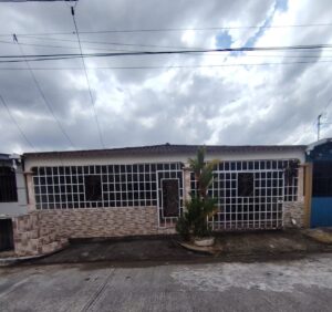 casa reposeída en Arraiján Parque del Oeste fachada