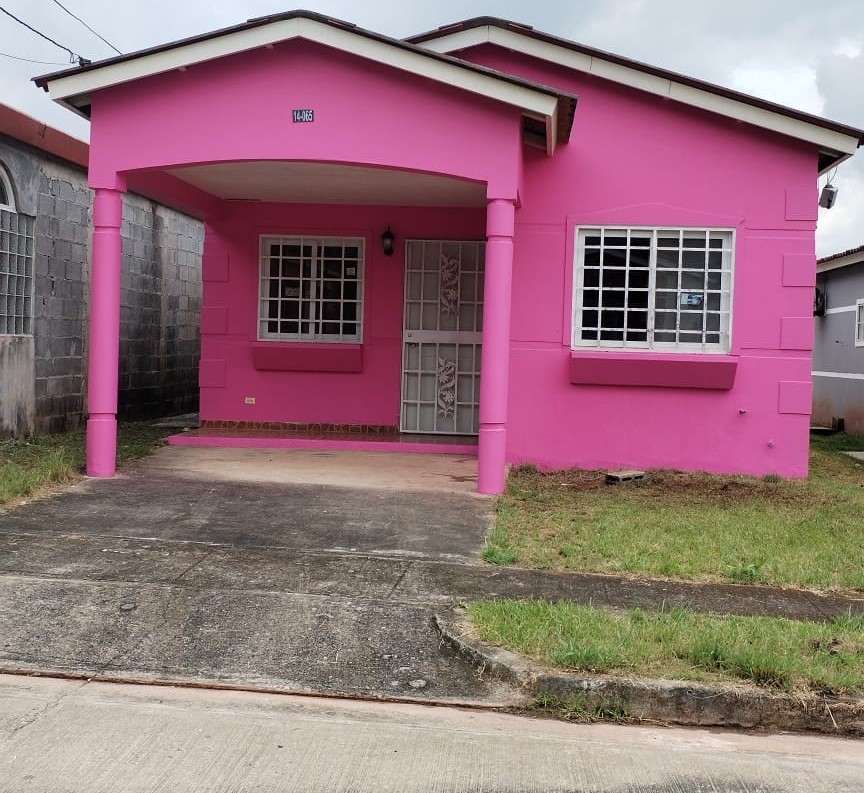 casa reposeída en Arraiján El Edén fachada