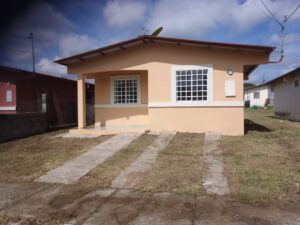 casa reposeída en Chorrera Villa Cristina fachada