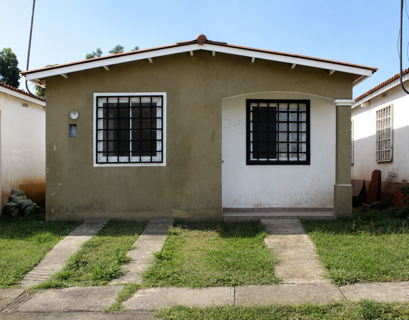 casa reposeída en Chorrera Valle Real fachada