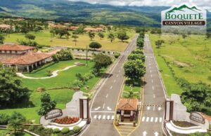 Casas en venta en Alto Boquete en Boquete Canyon Village con vista aérea del proyecto residencial y su entorno natural en Chiriquí.